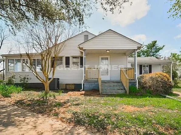 767 Berry Rd, Boiling Springs, SC 29316