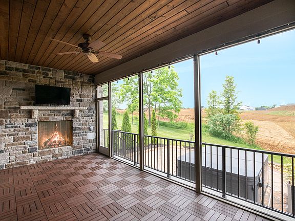 3rd image of 1088 McCarron Ln