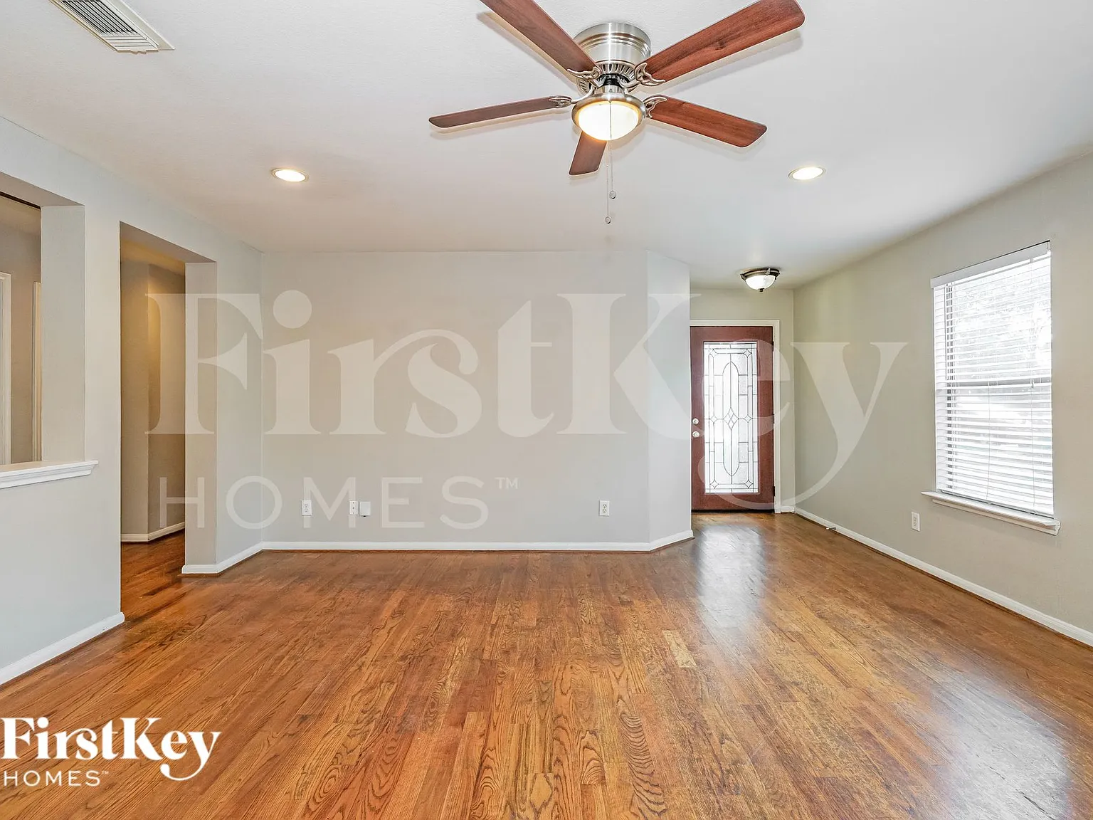 3 bed, 2.0 bath, 1490 sqft, $1,920 — Photo 2