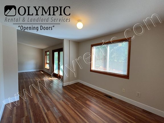 4th image of 3508 Radcliff Ct SE