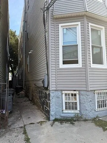 152 highland ave — Photo 1