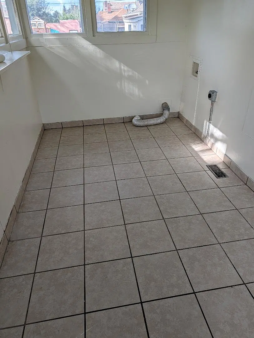2131 Spruce — Photo 2
