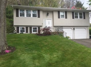 920 Zeggert Rd, Endicott, NY 13760