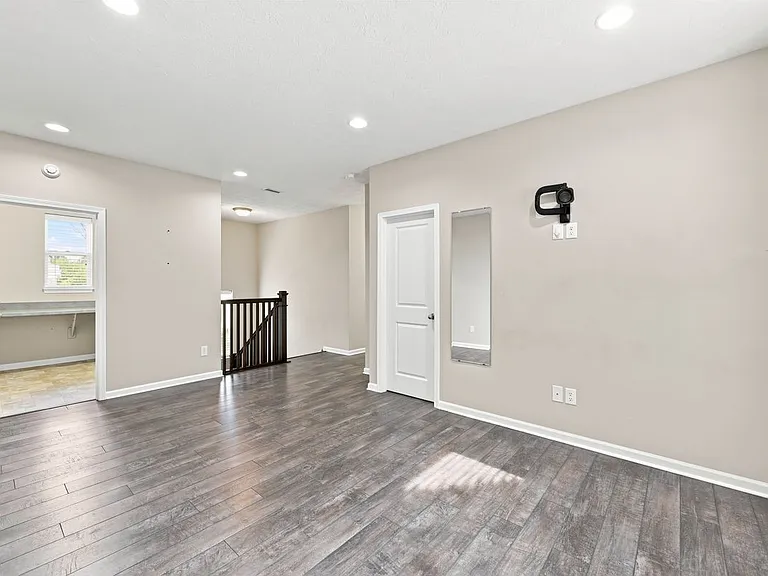9124 Hawkins Rd — Photo 4