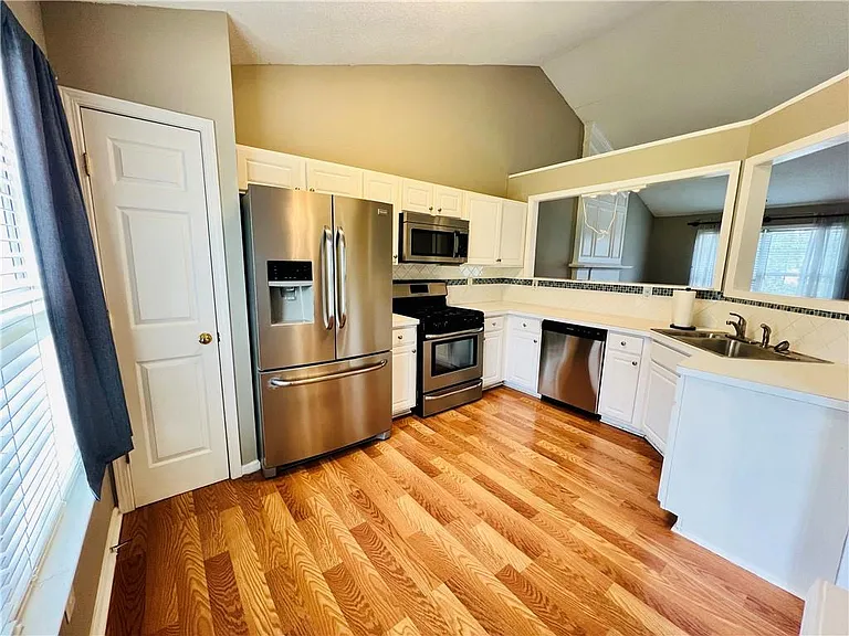 391 Bass Way NW — Photo 2