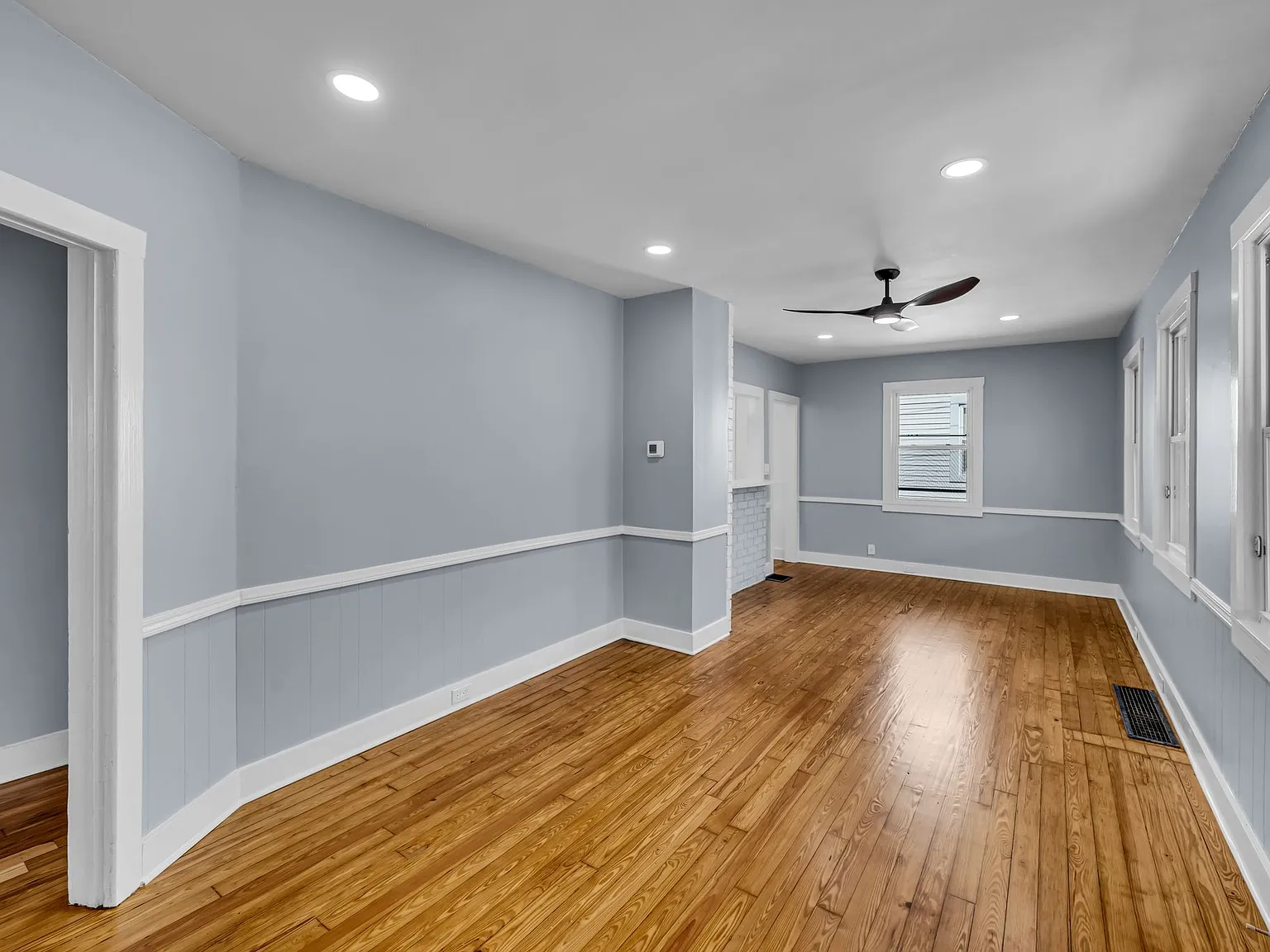 3 bed, 1211 sqft, $2,300 — Photo 3