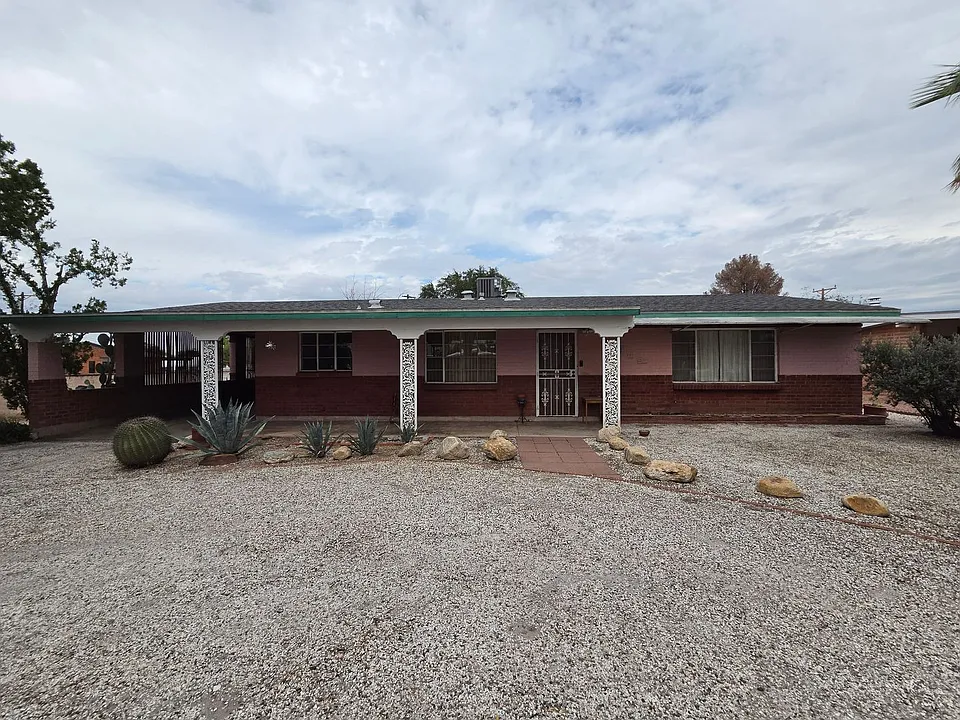5111 E Rosewood St