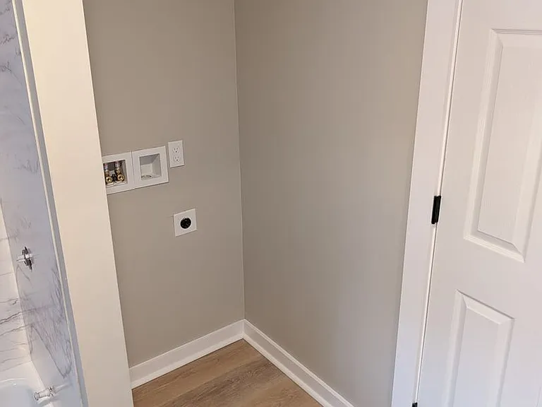 242 Commercial St — Photo 21