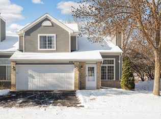430 Mission Hills Way E, Chanhassen, MN 55317