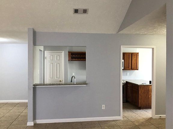 4th image of 12717 Hollandale Dr