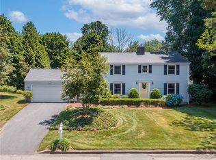 10 Ridgefield Dr, East Greenwich, RI 02818