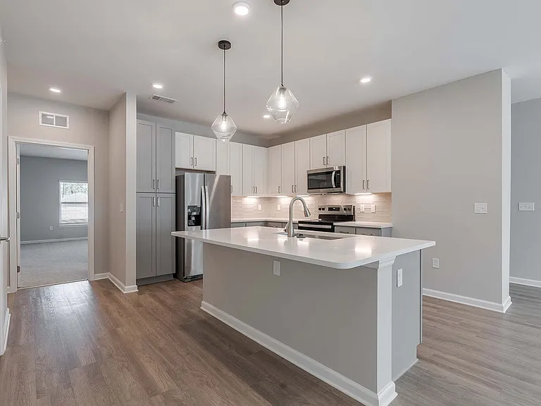 Paxton Place Apartments — Photo 6