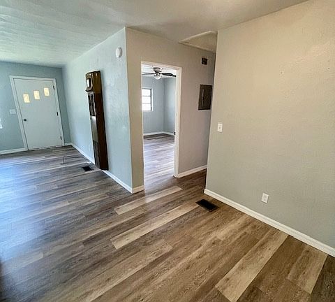 4th image of 243 W Wisconsin Ave #1