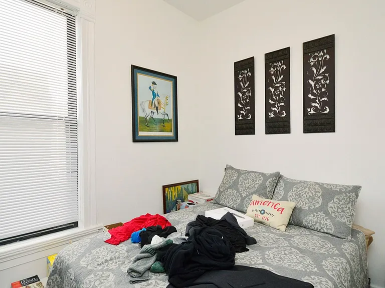1753 W Erie St #1F — Photo 8
