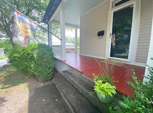 9 Buckhannon St, Westover, WV 26501