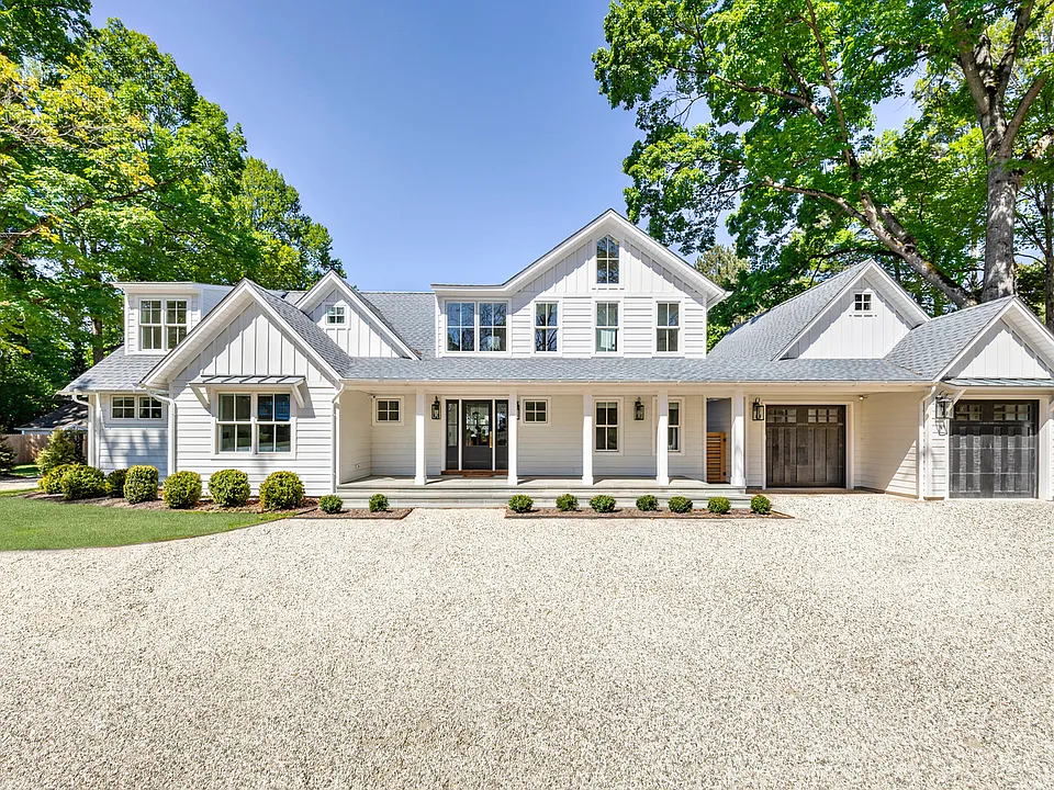 571 Montauk Hwy