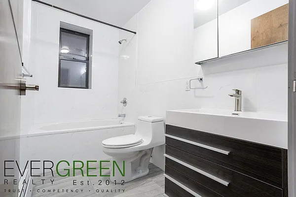 Rented by Pinn Realty | media 7