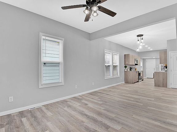 5th image of 310 N Elmwood Ave