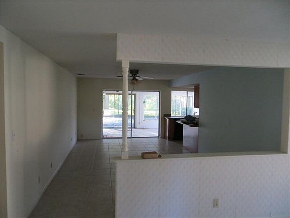 4th image of 6 Cooper Ct