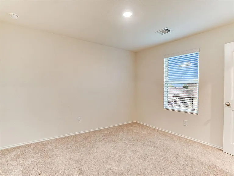 383 Sickle Loop — Photo 25