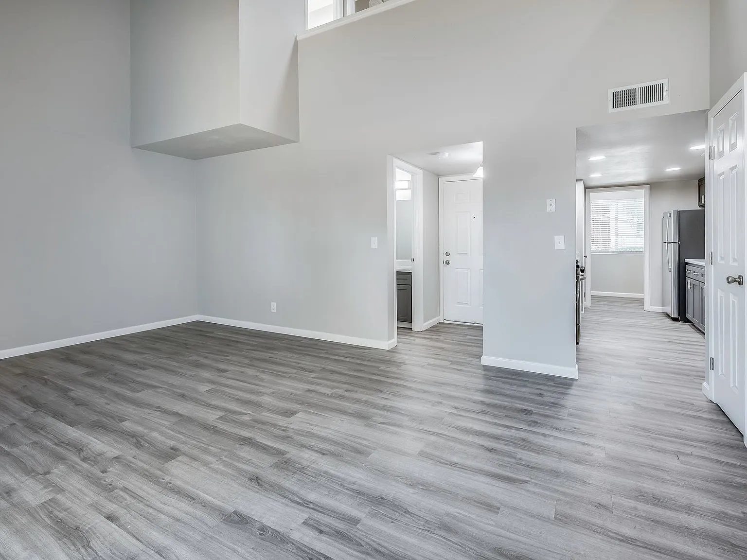 Cabernet Apartments & Duplexes — Photo 4