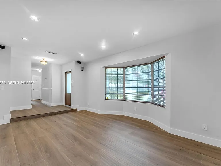 9121 Ridgeland Dr — Photo 4