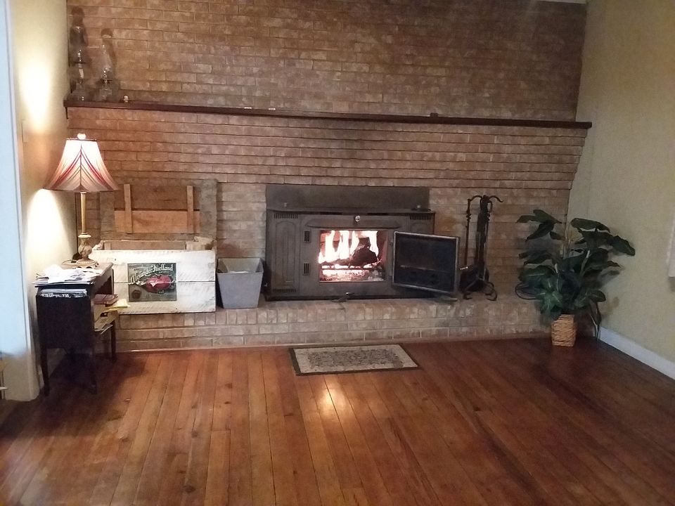 Fireplace with insert