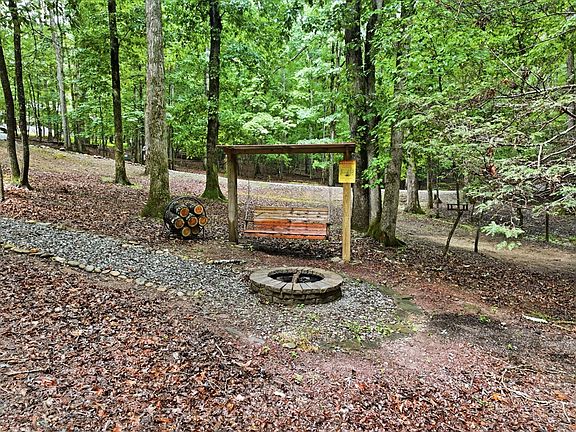 2nd image of 208 Saddle Ridge Dr