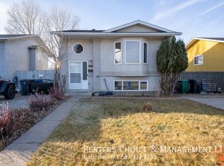 217 Mount Blakiston Rd W, Lethbridge, AB T1K6M3