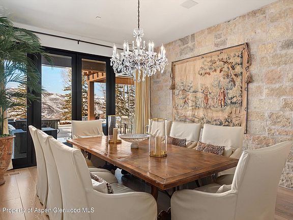 5th image of 372 Sunnyside Ln