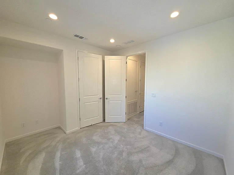 5577 Apex Dr — Photo 17
