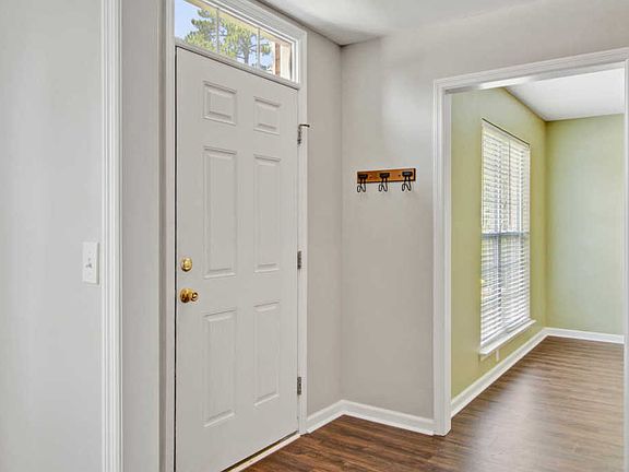 4th image of 113 Melanie Ln