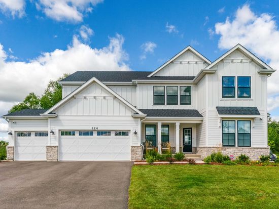124 Tournament Dr E, Hawthorn Woods, IL 60047