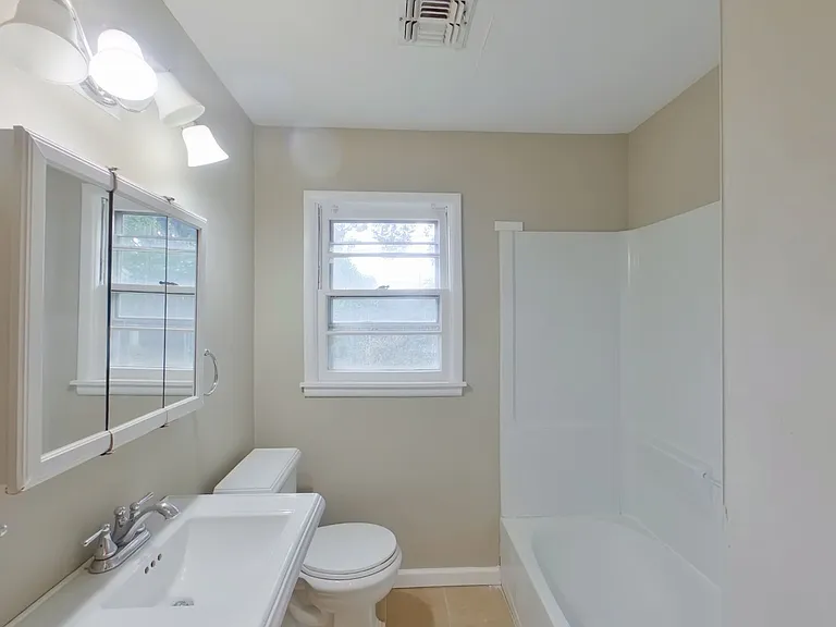 2338 S Dellrose Ave — Photo 8
