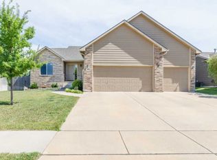 937 E Splitwood Way St, Derby, KS 67037