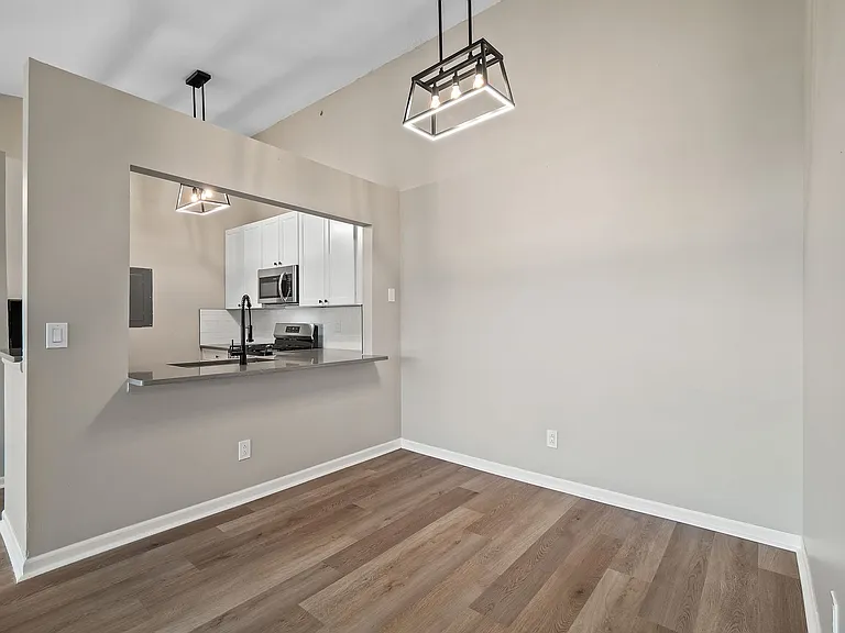 Cherry Tree Village Apartments — Photo 141