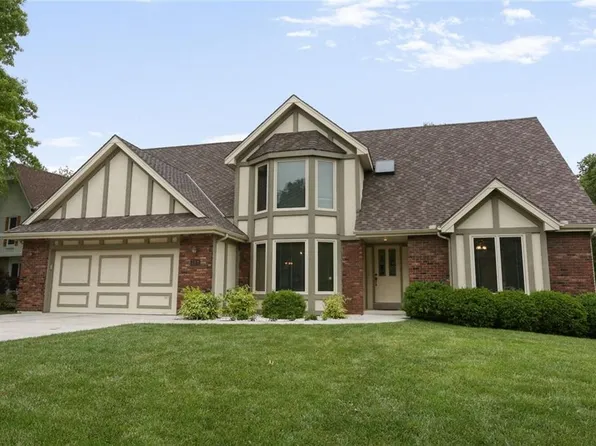 709 Kingston Dr, Liberty, MO 64068