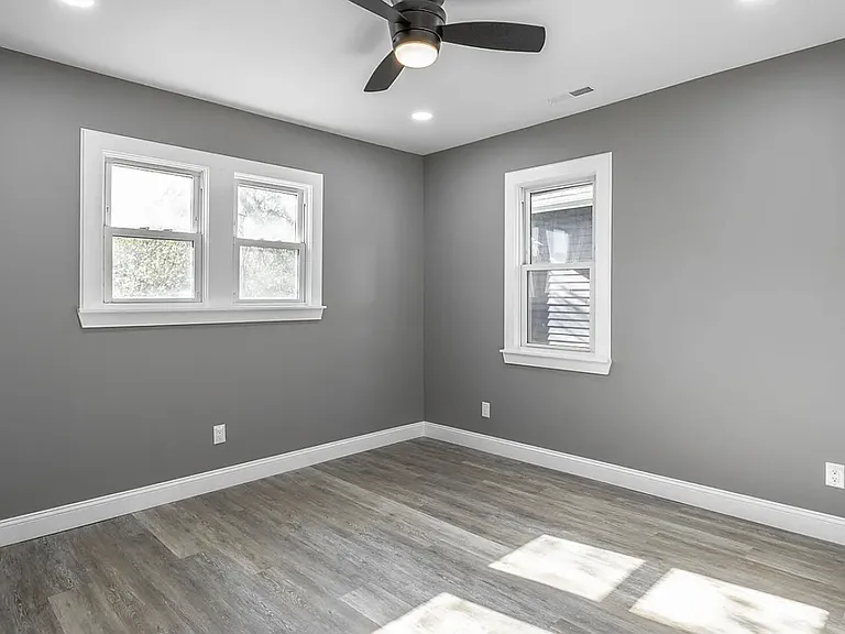 110 Sawyer St — Photo 6