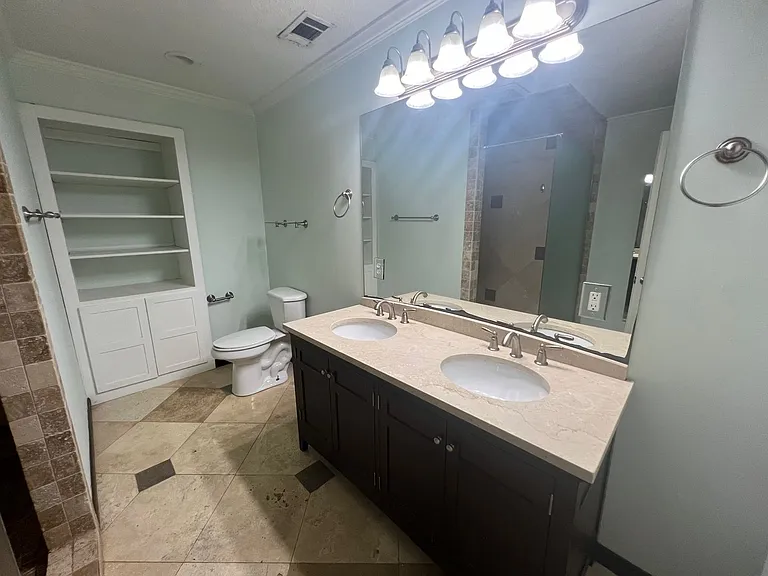 726 E Magnolia Ave — Photo 11