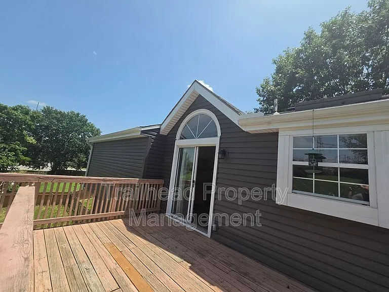 607 SE Steeple Ln — Photo 10