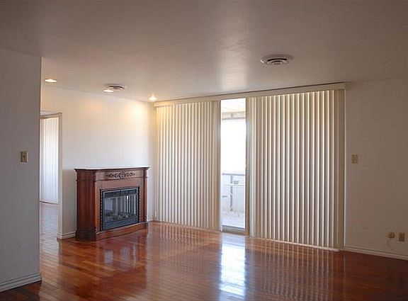 3rd image of 1800 N Stanton St APT 404
