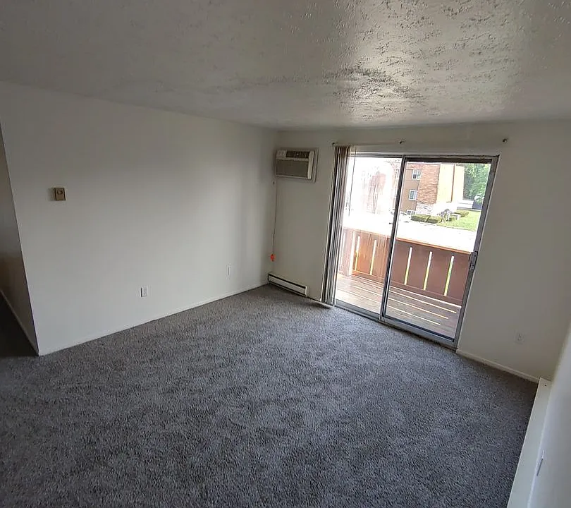 123-127 Fox Hill Ln