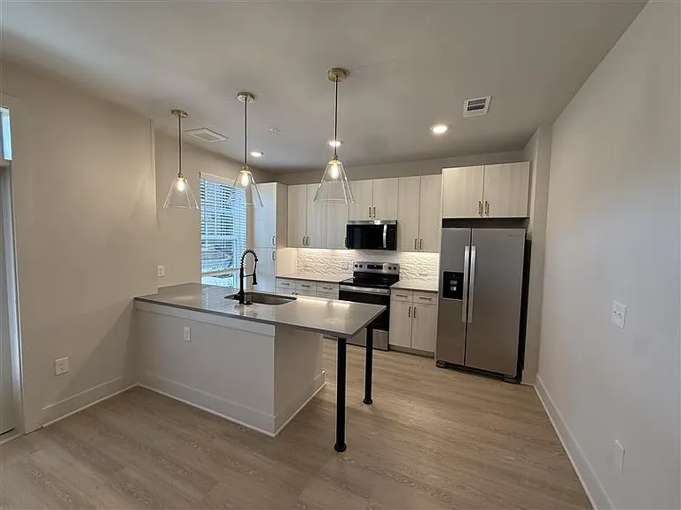 District on the Etowah Apartments — Photo 306