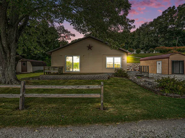 68435 Sweet Lake Rd, Sturgis, MI 49091