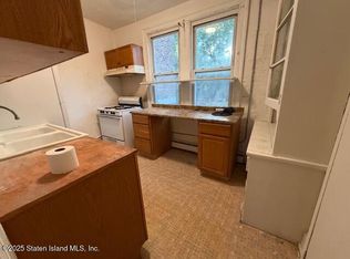 202 Bay St, Staten Island, NY 10301