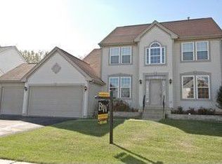 425 Farnsworth Cir, Port Barrington, IL 60010