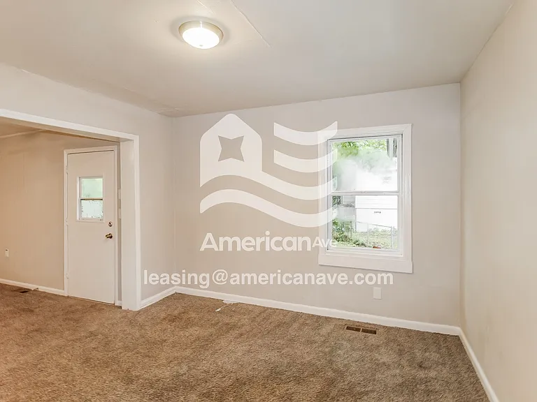 1768609_008_sitting_room_13708849.jpg