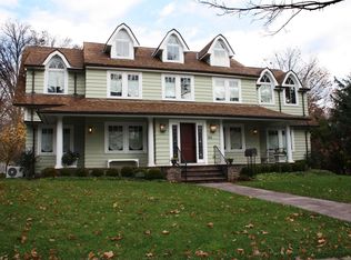 193 Vandelinda Ave, Teaneck, NJ 07666