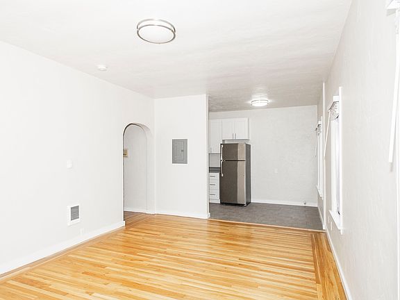 4th image of 4231 Montgomery St #208