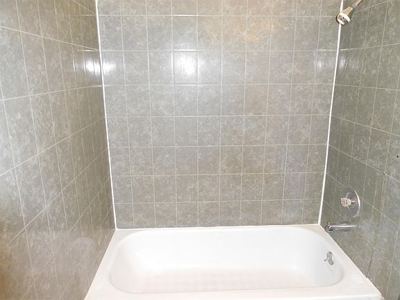 2nd image of 705 King St APT B5